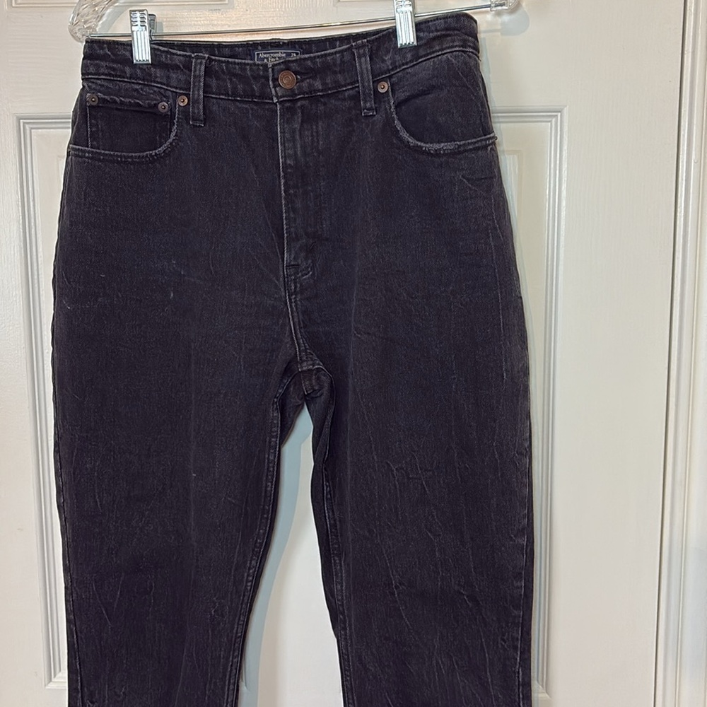 Abercrombie & Fitch Curve High Rise Mom jeans size 29